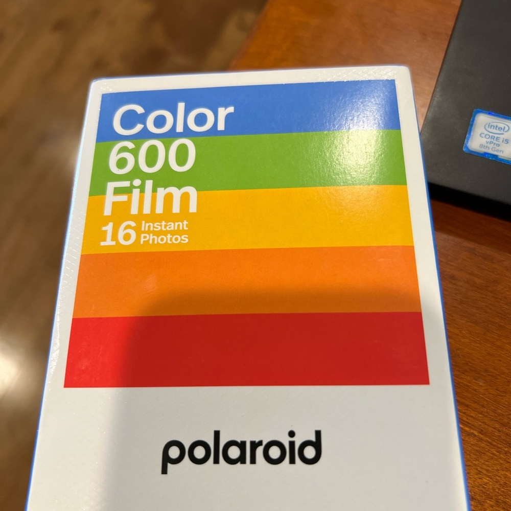 Polaroid OneStep Close Up Camera - Picture 5 of 6